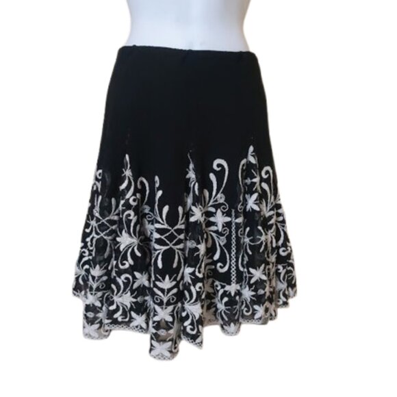 ZARA Black and White Zara Skirt Size Medium - Picture 2 of 4